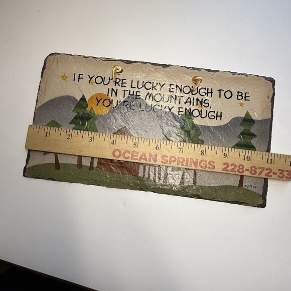 Vintage 1999 Plain Jane Mountain Home Scene Slate Hanging Plaque Decor - Picture 4 of 10